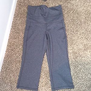 NEVER BEEN WORN! Old navy work out capris